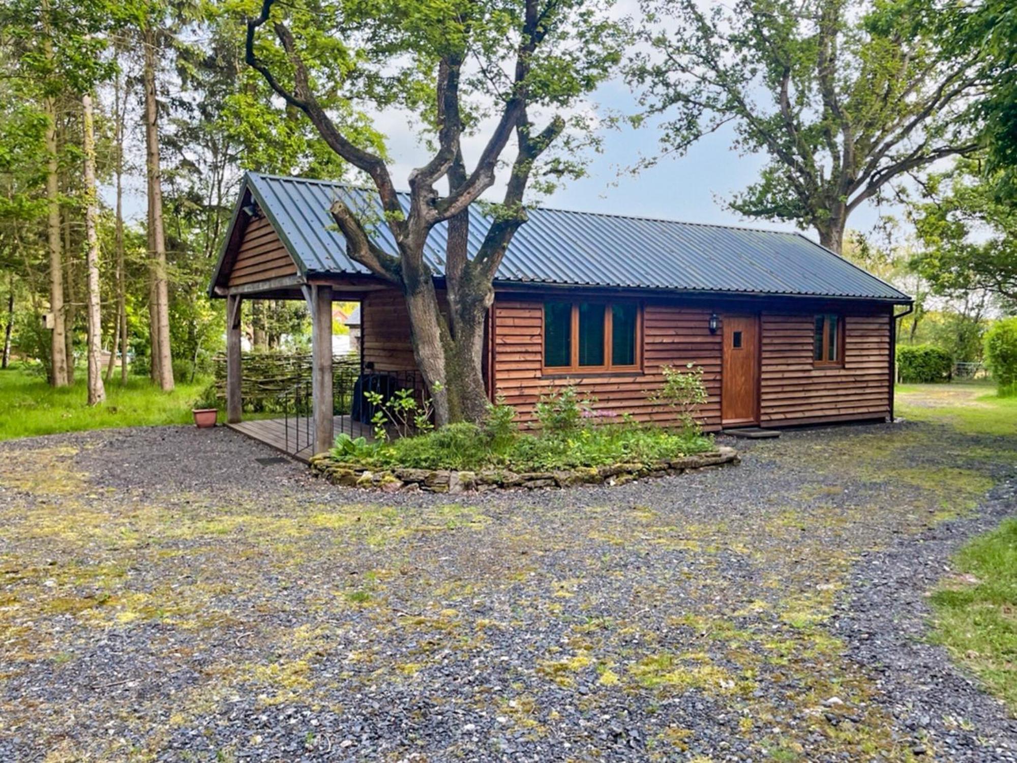 Oak Lodge Edwin Loach Exterior photo